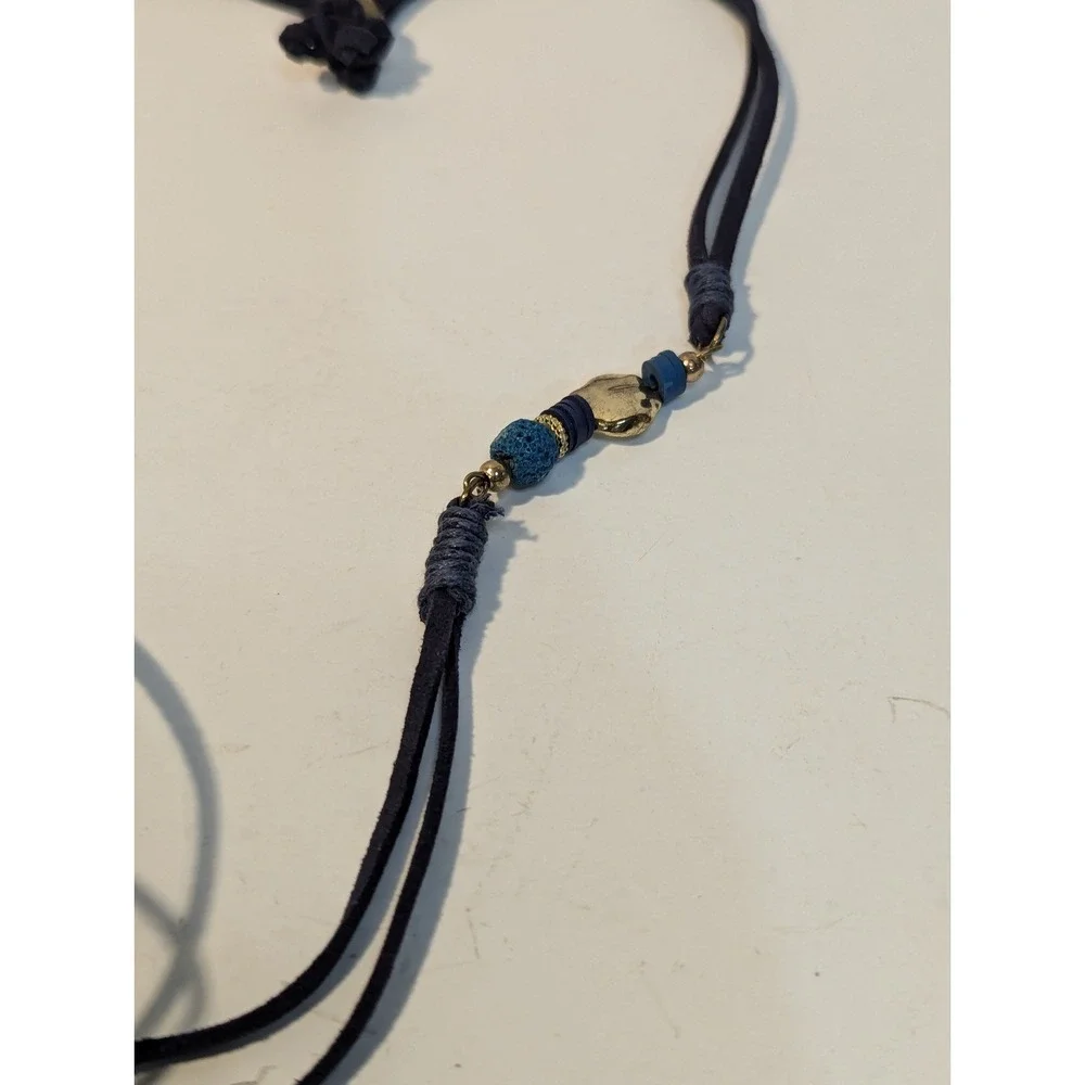 Gold chunky flower pendant‎